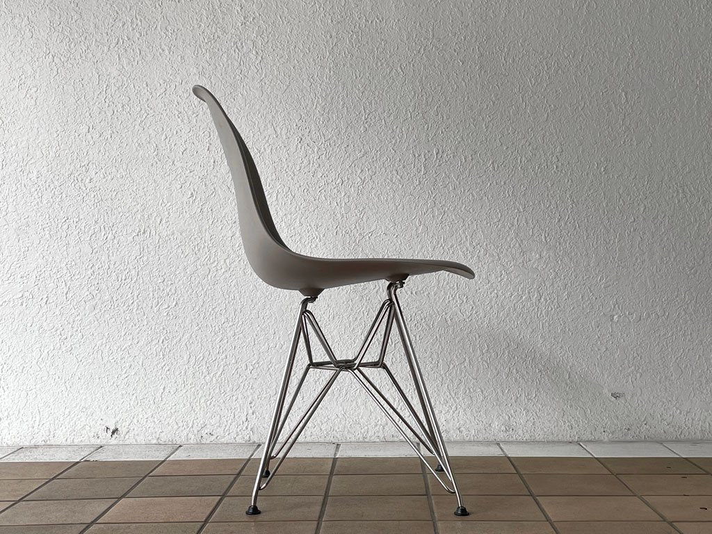 ハーマンミラー Herman Miller サイドシェルチェア エッフェルベース DSR スパロー ポリプロピレン製 C&Rイームズ ミッドセンチュリー B ◇