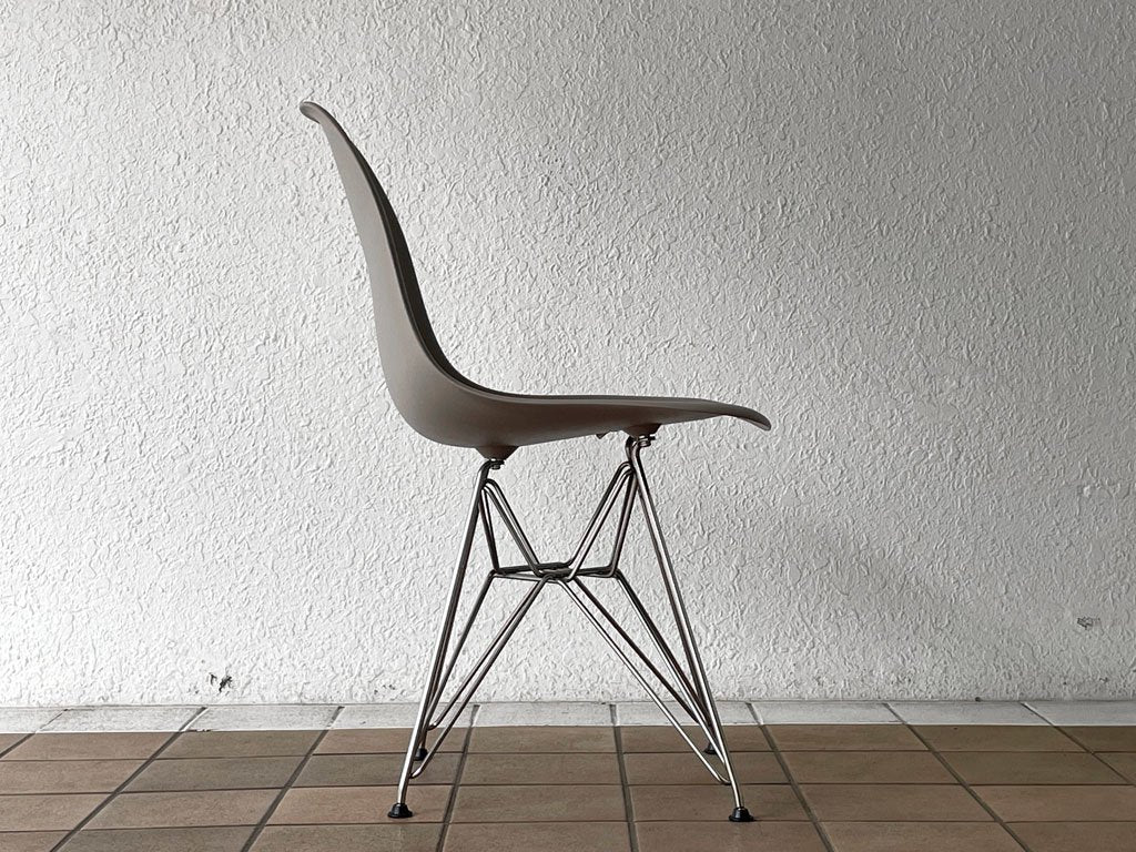 ハーマンミラー Herman Miller サイドシェルチェア エッフェルベース DSR スパロー ポリプロピレン製 C&Rイームズ ミッドセンチュリー D ◇