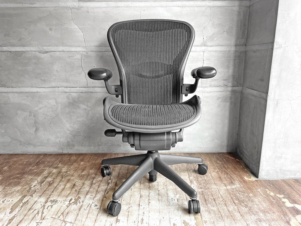 ハーマンミラー Herman Miller アーロンチェア Bサイズ ランバーサポート フル装備 グラファイトベース デスクチェア オフィスチェア バナナクッション新品 ♪