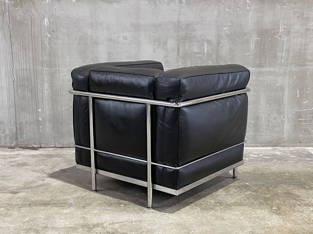 カッシーナ Cassina LC2 ソファ 1シーター 本革 ブラック ル・コルビュジェ ピエール・ジャンヌレ シャルロット・ペリアン デザイン 参考価格 108万円 〓