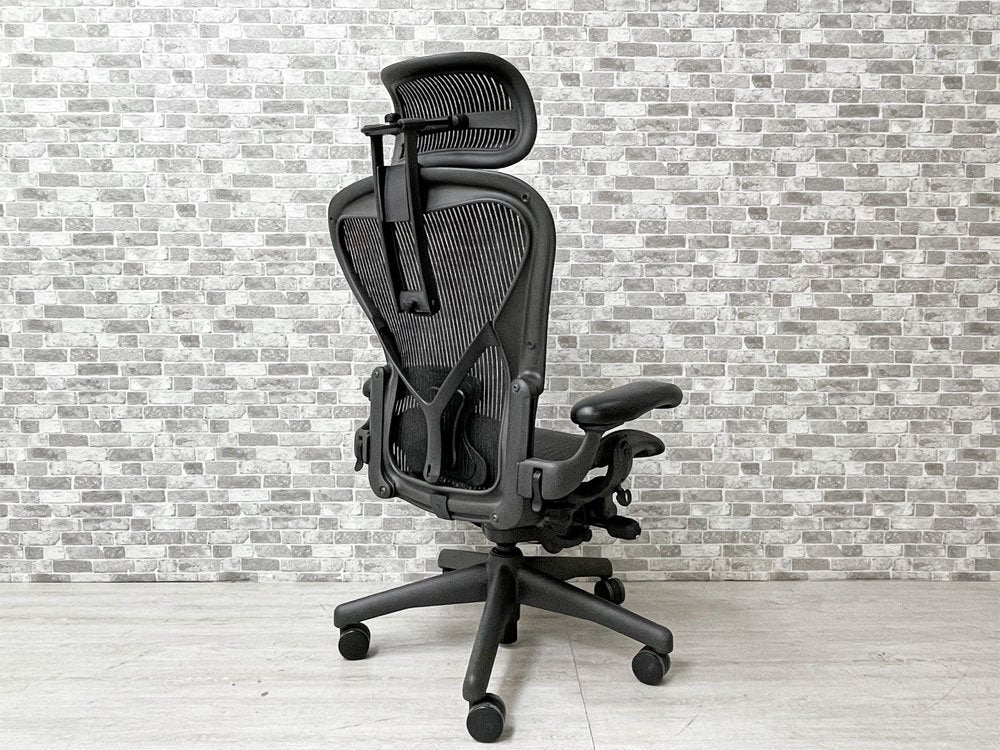 ハーマンミラー Herman Miller アーロンチェア Bサイズ ヘッドレスト付き ポスチャーフィット グラファイトベース フル装備 ビル・スタンフ＆ドン・チャドウィック ●