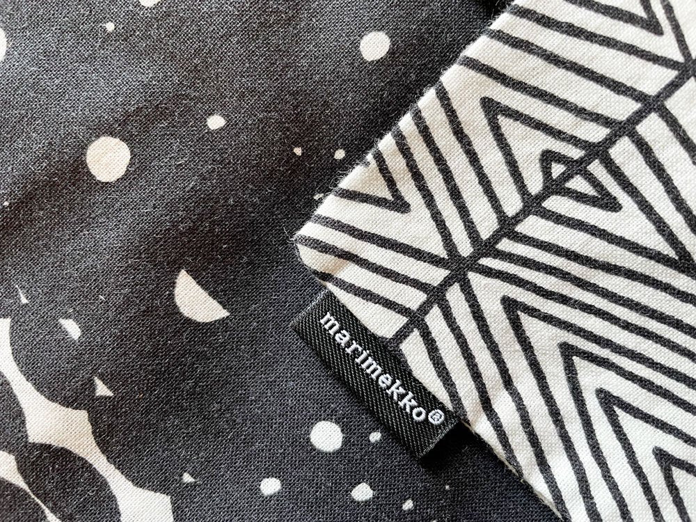 マリメッコ marimekko クッションカバー ブラック＆ホワイト 幾何学模様 45×45cm 北欧雑貨 廃番 ◎