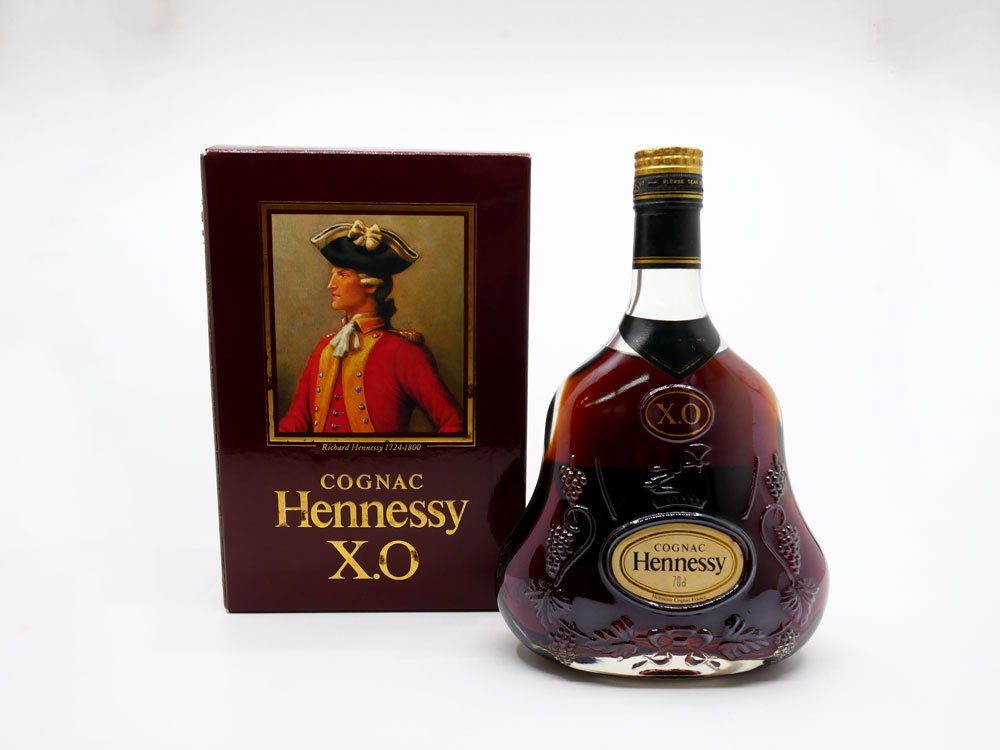 ヘネシー Hennessy XO コニャック COGNAC ブランデー 金キャップ 700ml 40度 古酒 未開栓 元箱付き ●