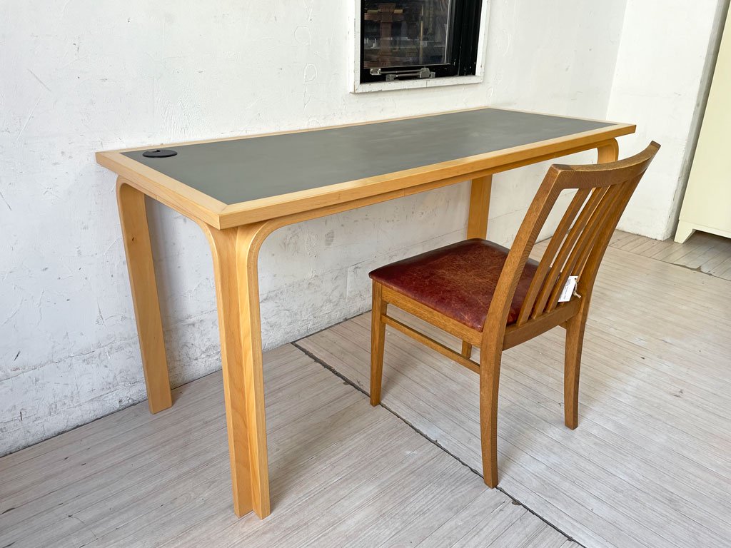 マグナスオルセン Magnus Olesen デスク ビーチ材 × リノリウム天板 W150cm コード穴有 R・ティエセン ＆ J・ソーレンセン デンマーク 北欧家具 ★