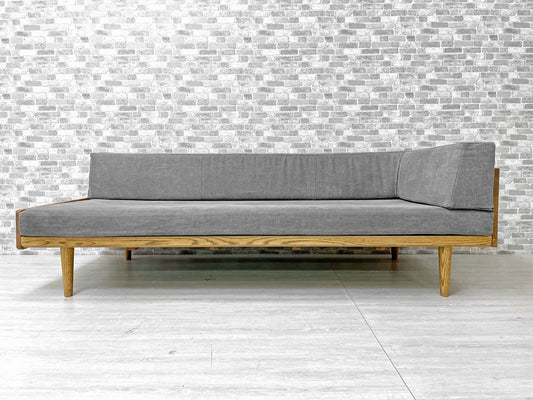 モモナチュラル Momo natural デイ ソファ DAY SOFA 3P ONE ARM R 3人掛け 片アーム オーク材 グレー系 ファブリック 定価155,000円以上 ●