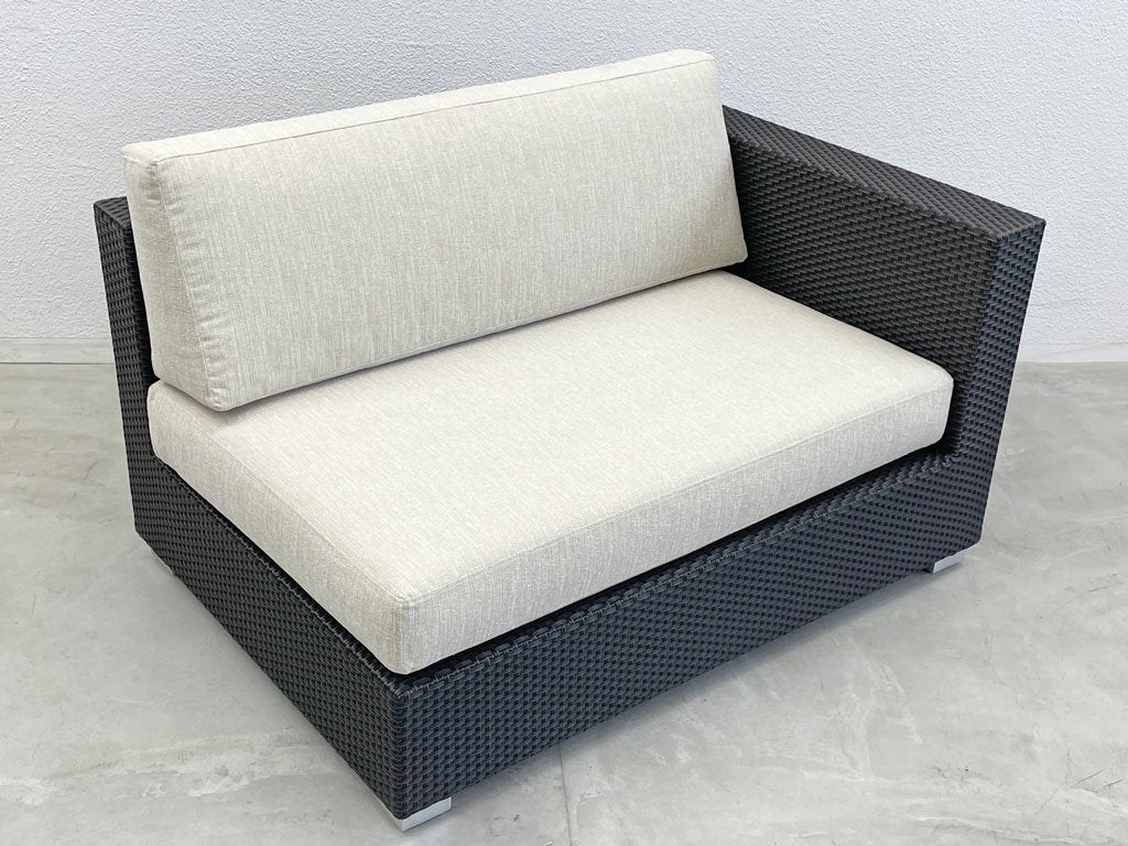 ワイスワイス WISE・WISE ミロ 片アームソファ MIRO SV-107M-R One Arm Sofa アルミ脚 プラスチックコード 屋外使用可能 展示品 定価 230,000円 〓