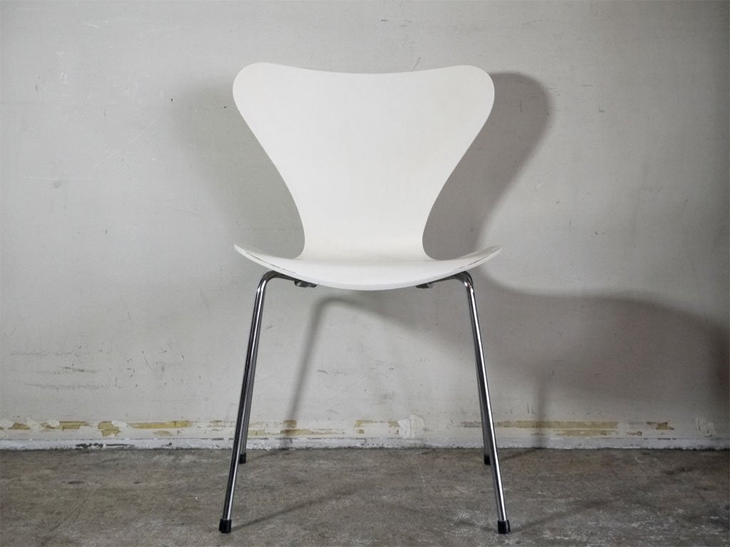 フリッツハンセン Fritz Hansen セブンチェア ホワイトラッカー アルネ・ヤコブセン スタッキングチェア デンマーク 1989年製 ビンテージ A ■