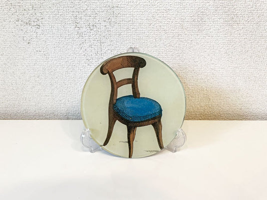 ジョンデリアン JOHN DERIAN デコパージュプレート 飾り皿 アンティークチェア 椅子 Φ13cm アッシュペーフランス H.P. FRANCE 取扱 定価￥12,100- ◎