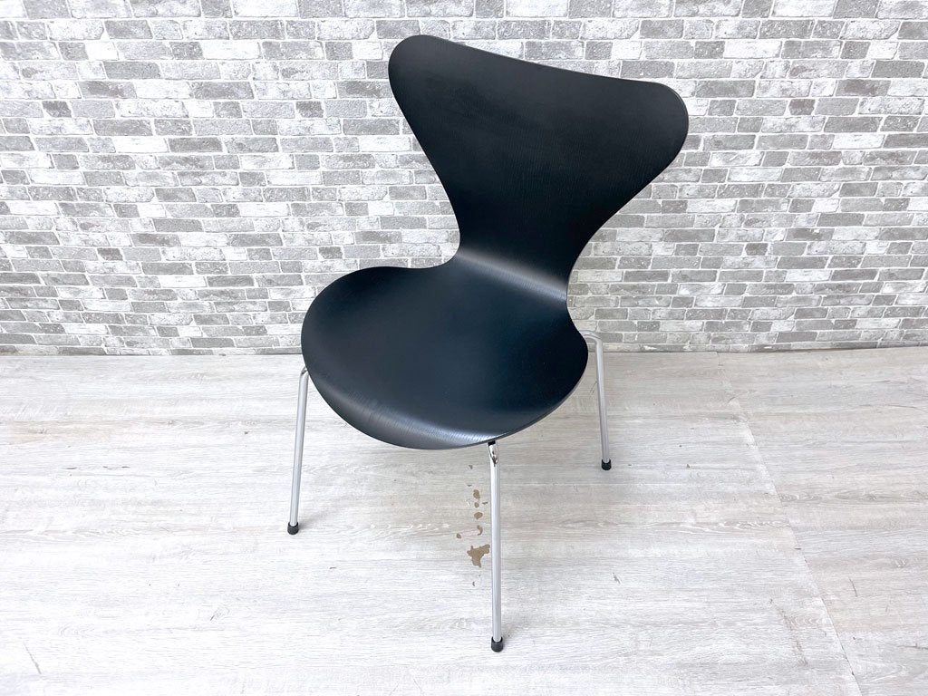 フリッツハンセン Fritz Hansen 3107 セブンチェア カラードアッシュ ブラック アルネ・ヤコブセン Arne Jacobsen スタッキングチェア デンマーク 北欧家具 ●