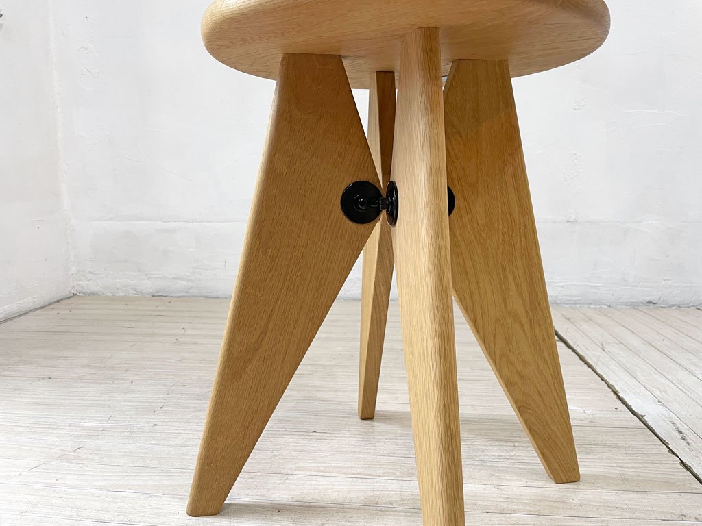 ヴィトラ vitra タブレボワ Tabouret Bois タブレソルベイ Tabouret Solvay スツール サイドテーブル オーク無垢材 ジャン・プルーヴェ 参考定価 \101,200-★