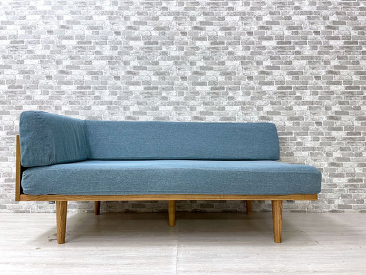 モモナチュラル Momo Natural デイ ソファ ミニ DAY SOFA MINI ベンチ 片アーム オーク材 ブルー系ファブリック カバーリング W137 定価￥68,000- ●