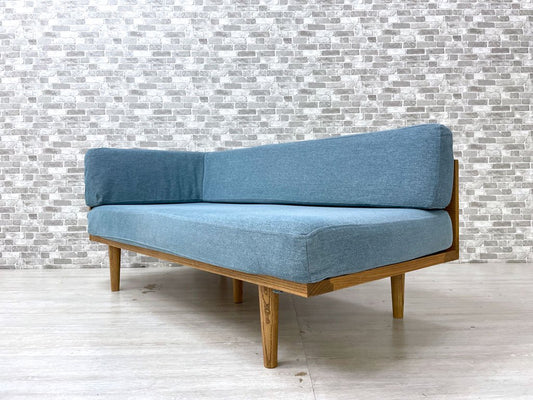 モモナチュラル Momo Natural デイ ソファ ミニ DAY SOFA MINI ベンチ 片アーム オーク材 ブルー系ファブリック カバーリング W137 定価￥68,000- ●