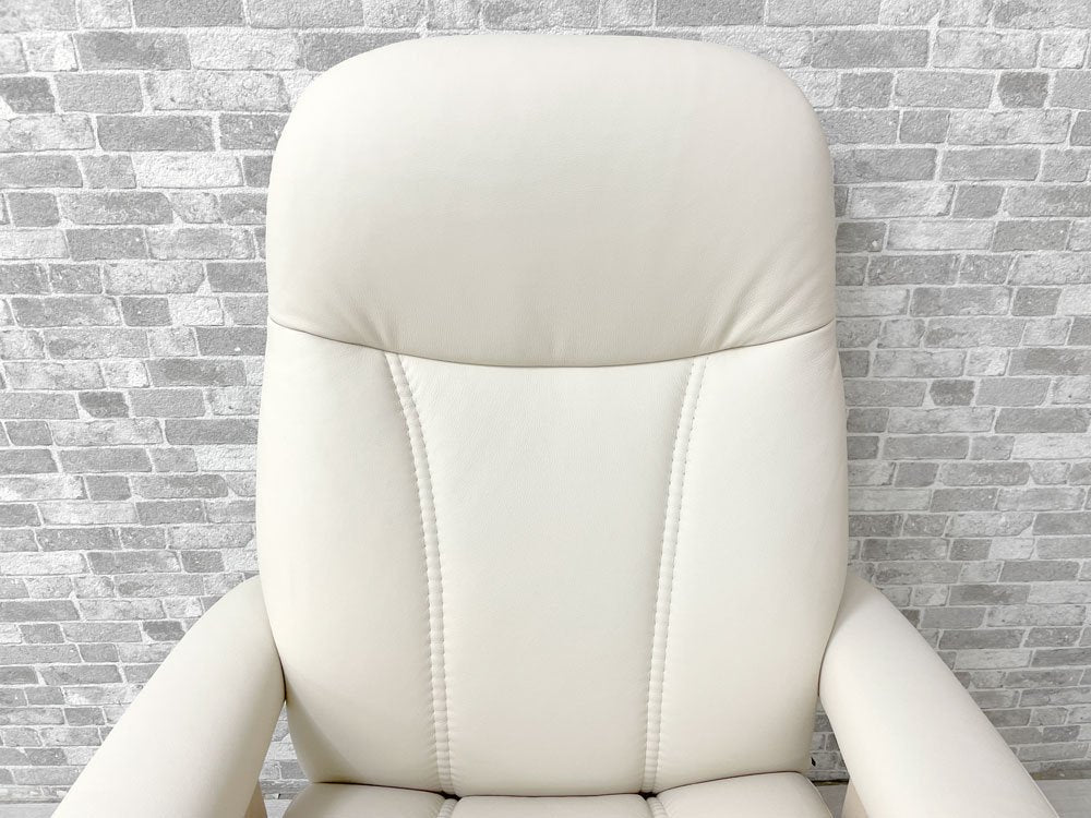 エコーネス EKORNES コンサル Consul ストレスレスチェア stressless リクライニングチェア オットマン付き 牛革 レザー Sサイズ アイボリー 未使用美品 ●