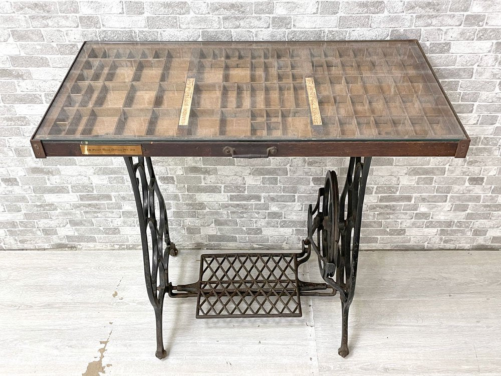 ビンテージ Vintage プリンタートレイ×ミシン脚 テーブル W82cm 足踏み ガラストップ 工業系 インダストリアル 店舗什器 リメイク家具 ●