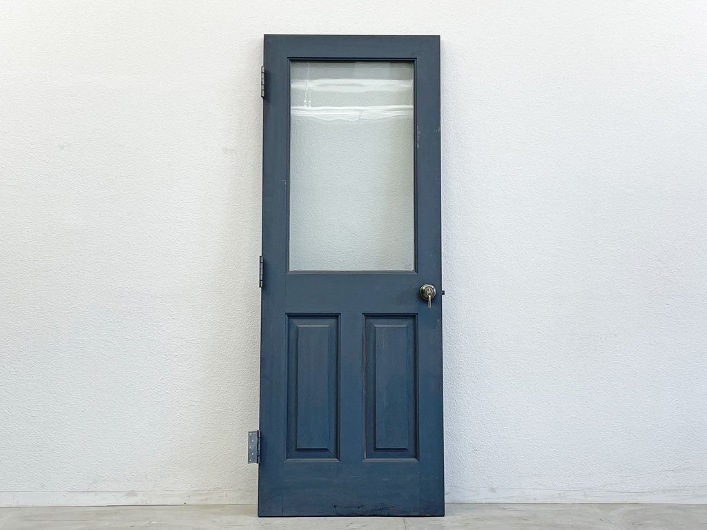 ヨーロピアン ビンテージスタイル 木製玄関ドア ガラス窓タイプ グレージュカラー アンティーク調ドアノブ付 オーダー品 〓
