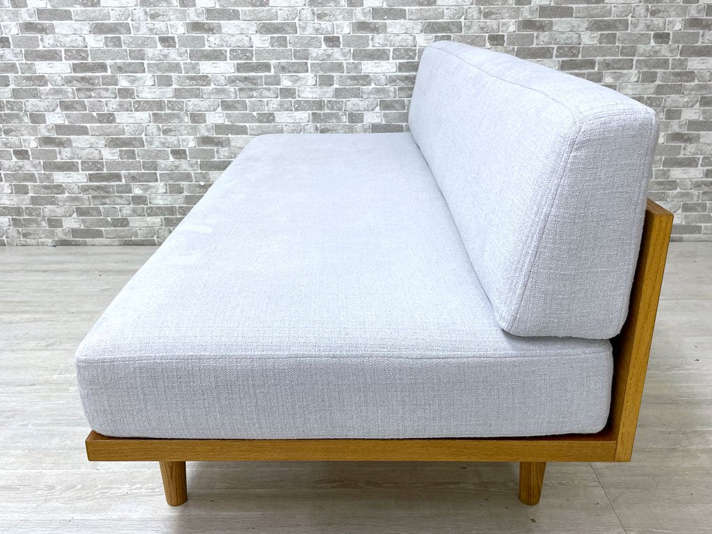 モモナチュラル Momo Natural デイ ソファ ミニ DAY SOFA MINI ベンチバックレスト 2人掛け オーク材 グレー系ファブリック カバーリング W135 定価￥58,000- ●