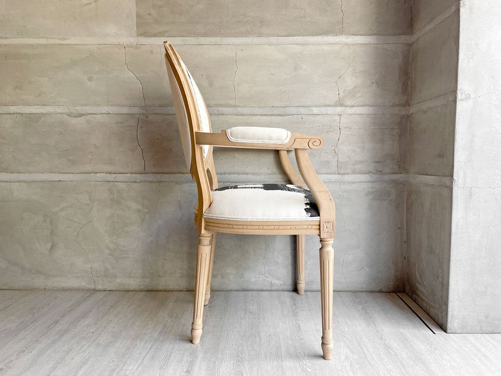 ビラブドデザイン BELOVED DESIGN クラシック 2 CLASSIC II armchair アームチェア シルクプリント La tour Eiffel エッフェル塔 ♪