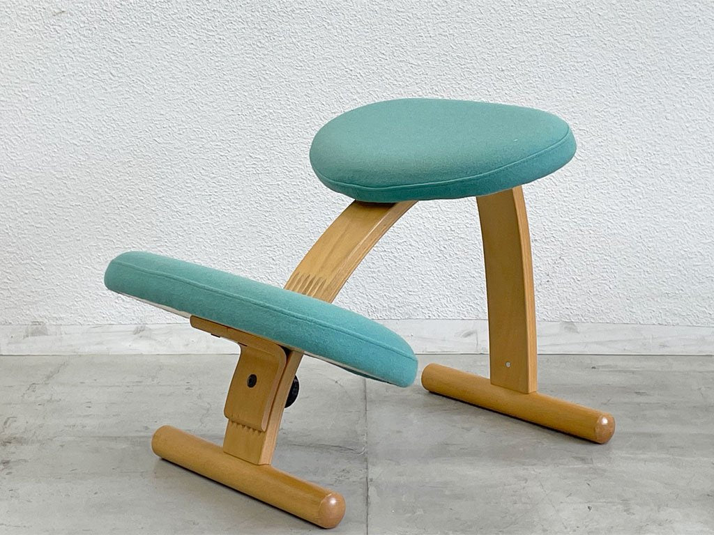 リボ Rybo バランスイージー Balans EASY デスクチェア 学習椅子 姿勢矯正 北欧 ノルウェー ライトグリーン カバー付 〓