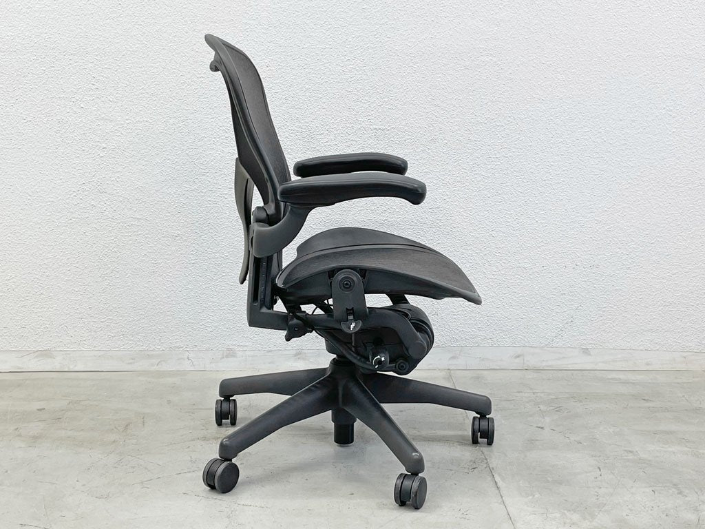 ハーマンミラー Herman Miller アーロンチェア Bサイズ フル装備 ポスチャーフィット デスクチェア バナナクッション・ポスチャーフィットパッド新品交換 〓