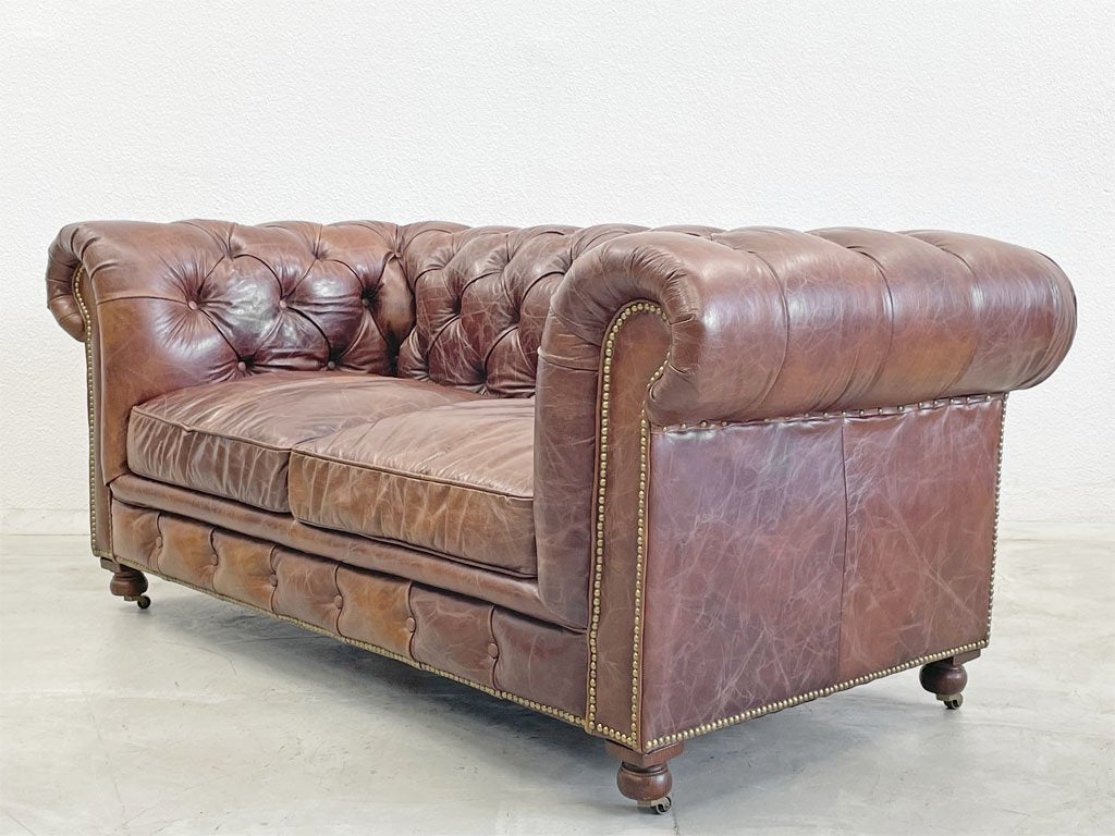 ハロ HALO ケンジントン ソファ KENSINGTON Sofa 2シーターソファ バイカータンレザー 牛本革 チェスターフィールド ソファ スタッズ 定価506,000円 展示品相当 〓