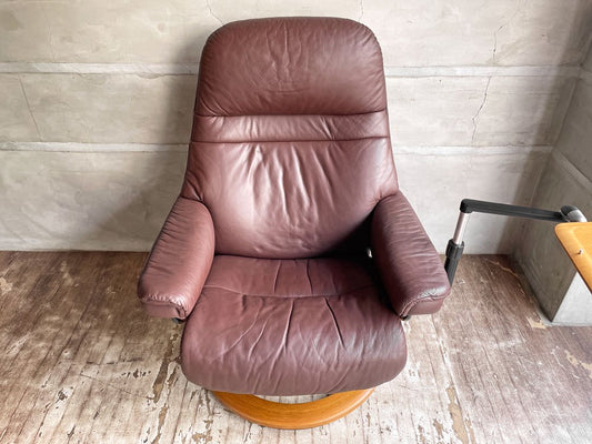 エコーネス EKORNES ストレスレス Stressless サンライズ クラシック Sサイズ リクライニングチェア コンピューターテーブル＆オットマン付き バティック ブラウン 本革 ♪