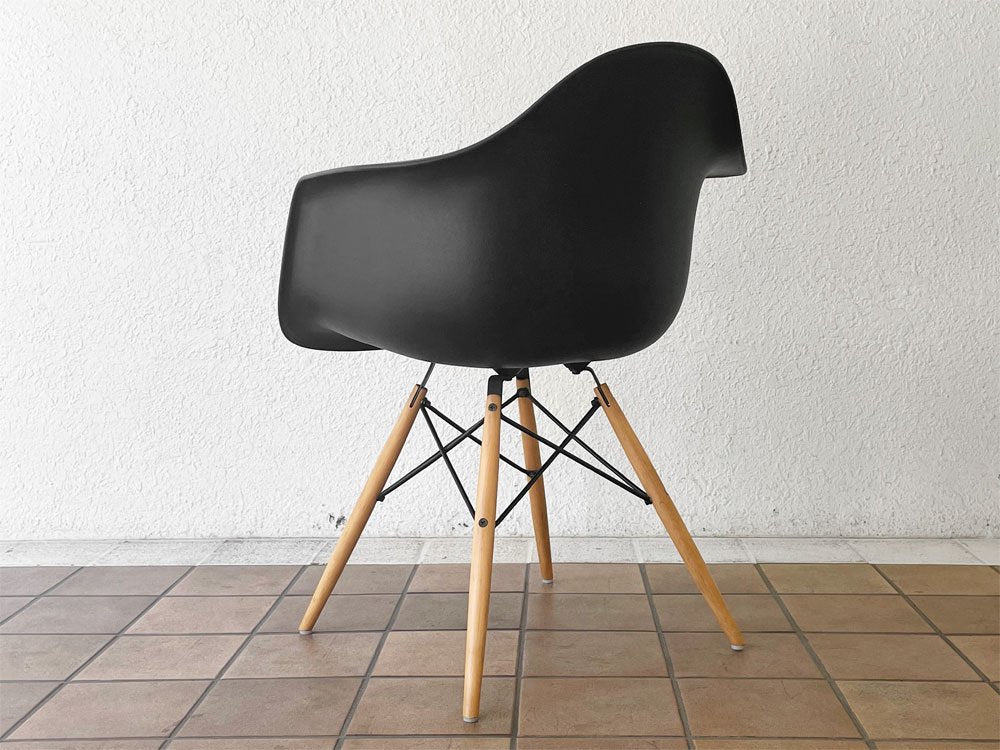 ハーマンミラー Herman Miller アームシェルチェア ポリプロピレン ドゥエルレッグ DSW ブラック クッション付き イームズ ミッドセンチュリー ◇