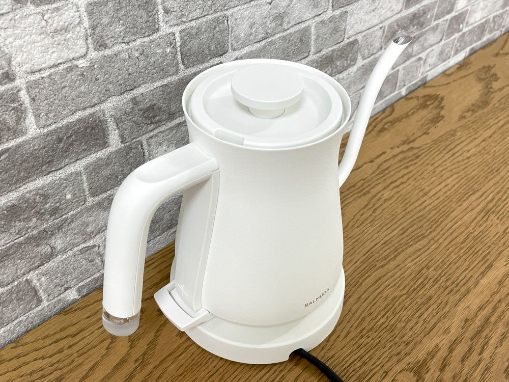 バルミューダ BALMUDA ザ・ポット The Pot K07A 電気ケトル 0.6L ホワイト デザイン家電 美品 ●