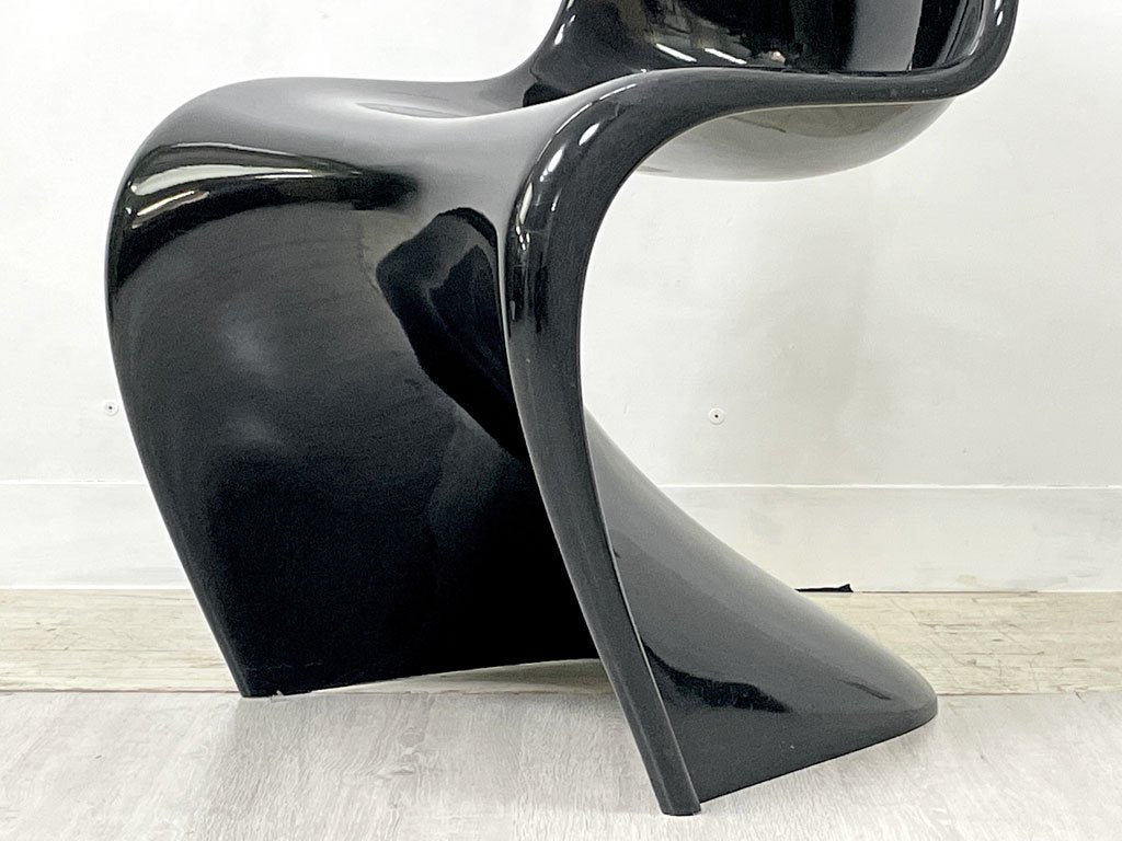 ヴィトラ vitra パントンチェア クラシック ヴェルナーパントン Verner Panton FRP製 ブラック スペースエイジ ミッドセンチュリー ●