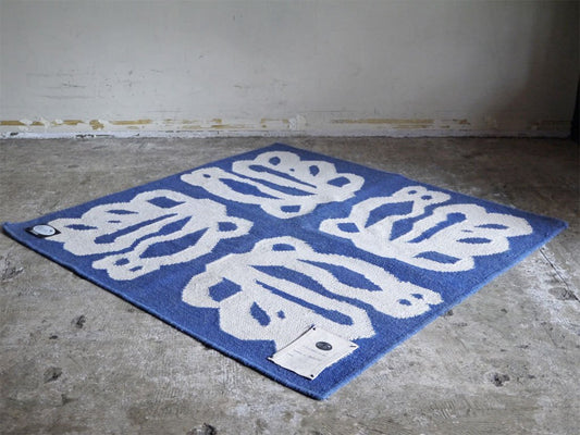 ムムス MUM's スクエアラグ Babulal ホワイト × ブルー カーペット 90cm 手織り絨毯 フィンランド ■