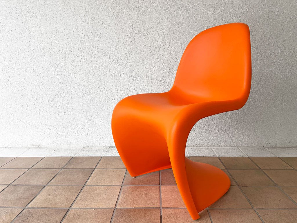 ヴィトラ vitra. パントンチェア Panton Chair オレンジ ヴェルナー・パントン Verner Panton スタッキングチェア ミッドセンチュリー スペースエイジ B ◇