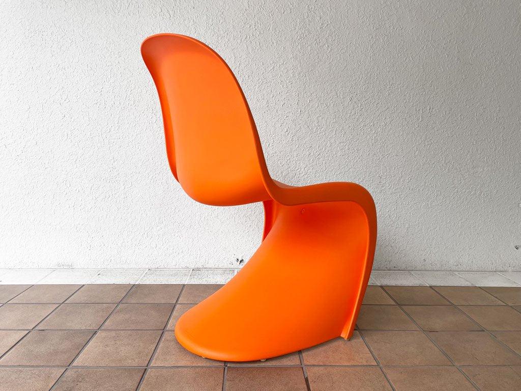 ヴィトラ vitra. パントンチェア Panton Chair オレンジ ヴェルナー・パントン Verner Panton スタッキングチェア ミッドセンチュリー スペースエイジ B ◇