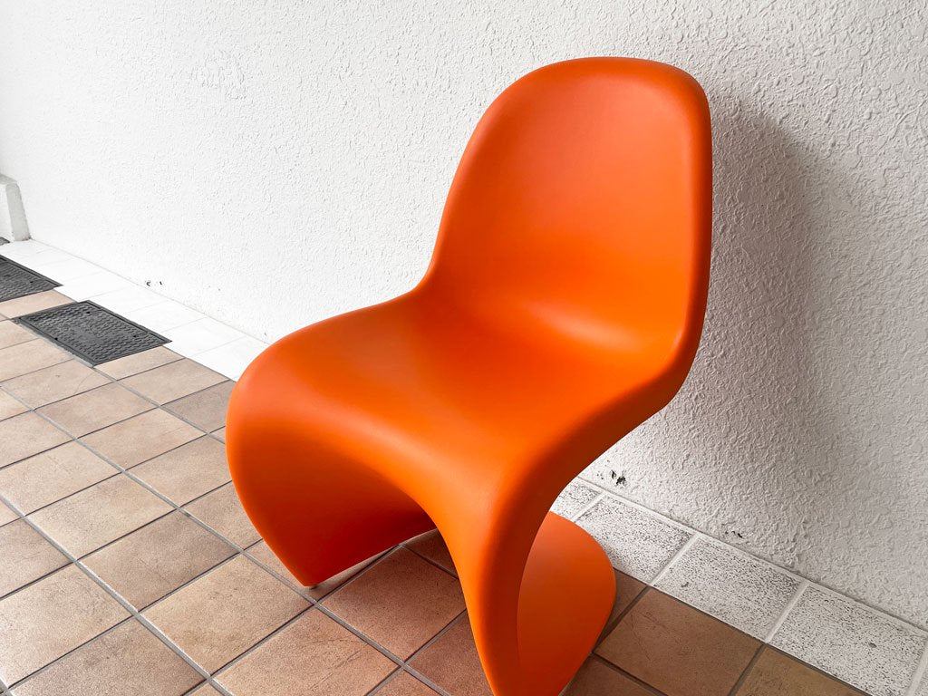 ヴィトラ vitra. パントンチェア Panton Chair オレンジ ヴェルナー・パントン Verner Panton スタッキングチェア ミッドセンチュリー スペースエイジ B ◇