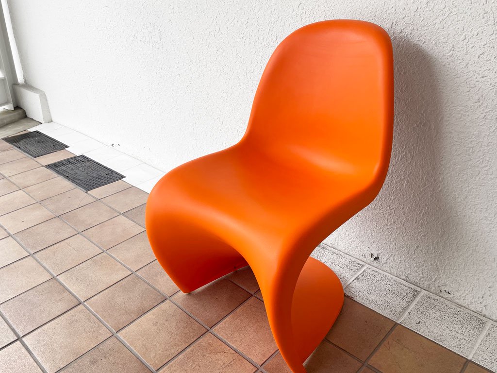 ヴィトラ vitra. パントンチェア Panton Chair オレンジ ヴェルナー・パントン Verner Panton スタッキングチェア ミッドセンチュリー スペースエイジ A ◇