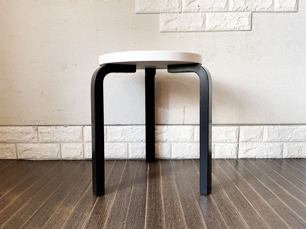 アルテック Artek スツール60 Stool60 3本脚 クリーム × ブラック ヘラ・ヨンゲリウスコレクション 2014 アルヴァ・アアルト ◎