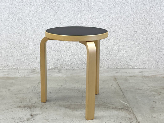 アルテック artek スツール60 Stool60 バーチ材 × ブラックリノリウム 3本脚 アルヴァ・アアルト Alvar Aalto フィンランド 〓