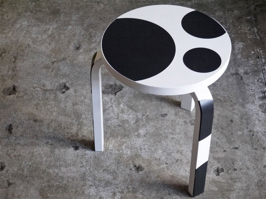 アルテック artek スツール60 Stool60 3本脚 コム・デ・ギャルソン COMME des GAR&#199;ONS ホワイトラッカー×ブラックドット アルヴァ・アアルト 北欧家具 ■