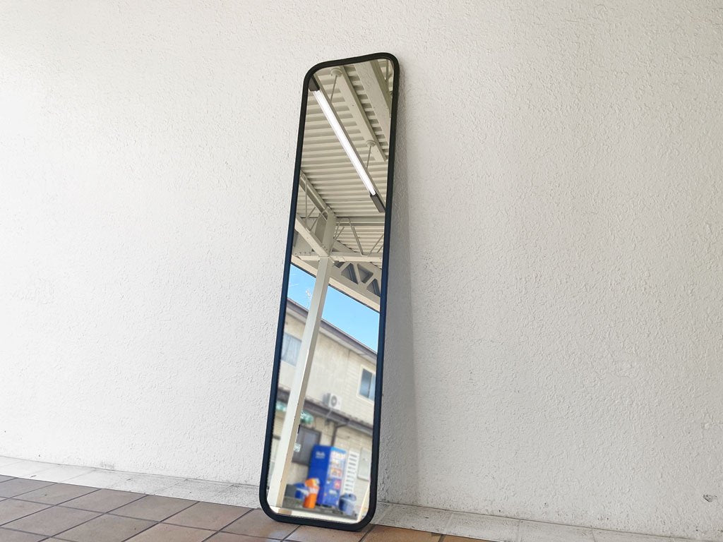 アンブラ UMBRA ハブ ラーニング Hub Leaning Mirror 姿見 ウォールマウント 壁掛け鏡  ミニマルデザイン 店舗什器 ◇