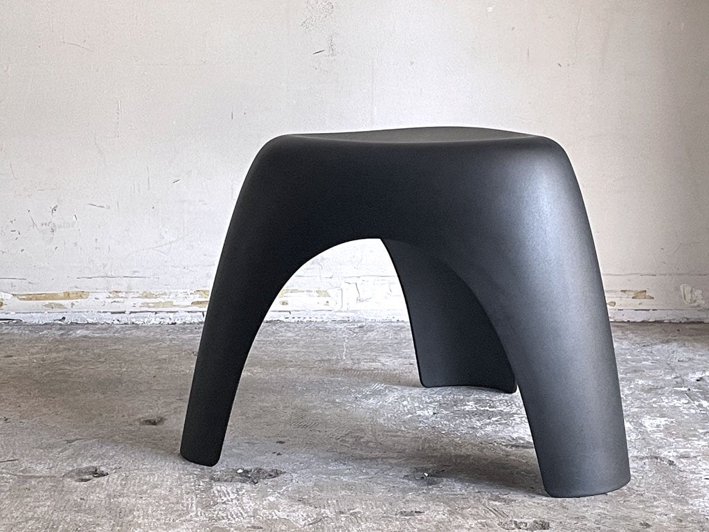 ヴィトラ Vitra エレファントスツール Elephant Stool ポリプロピレン製 ブラック 柳宗理 ミッドセンチュリー MoMA 永久収蔵品 ■