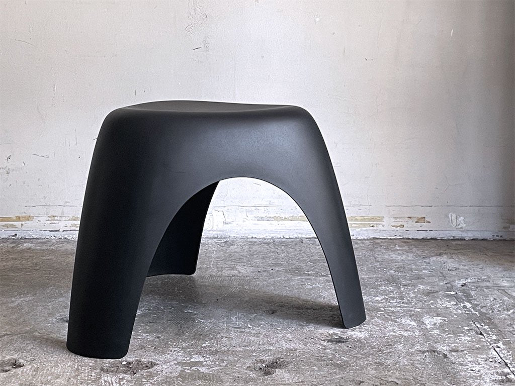 ヴィトラ Vitra エレファントスツール Elephant Stool ポリプロピレン製 ブラック 柳宗理 ミッドセンチュリー MoMA 永久収蔵品 ■