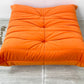 リーンロゼ ligne roset トーゴ TOGO パフ オットマン ウルトラスエード 8223-Orange ミッシェル・デュカロワ フランス 定価￥165,000-  ●