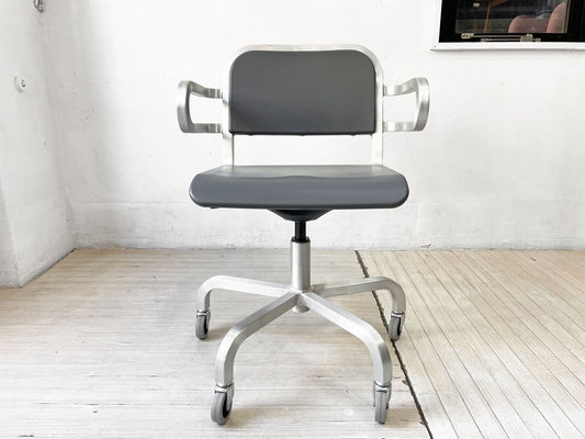 エメコ EMECO ナインオー スイベルアームチェア Nine-0 Swivel Armchair マット仕上げ グレー エットーレ・ソットサス 参考定価:￥220,000- ★