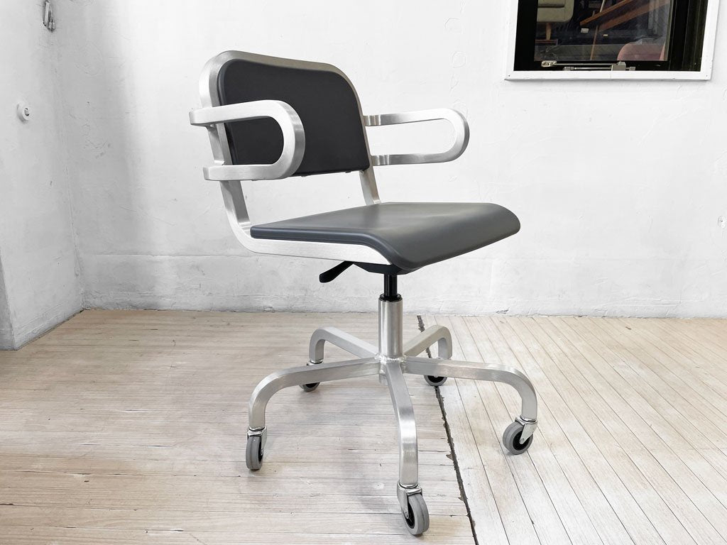 エメコ EMECO ナインオー スイベルアームチェア Nine-0 Swivel Armchair マット仕上げ グレー エットーレ・ソットサス 参考定価:￥220,000- ★