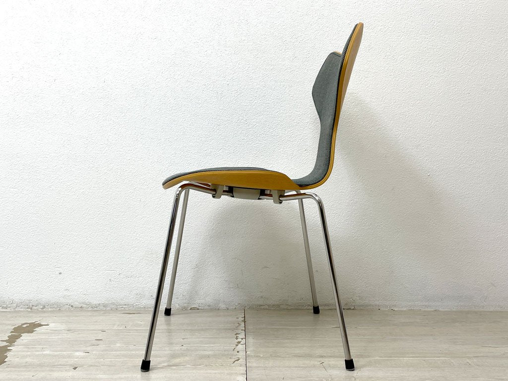 フリッツハンセン Fritz Hansen グランプリチェア GRAND PRIX CHAIR フロントパディング グレー系ファブリック オーク材 アルネ・ヤコブセン 北欧 デンマーク ●