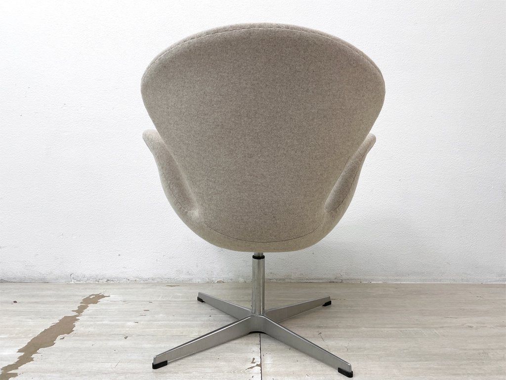 スワンチェア SWAN CHAIR ラウンジチェア アルネ・ヤコブセン Arne Jacobsen ベージュ系 ファブリック オートターン リプロダクト デンマークデザイン  B ●