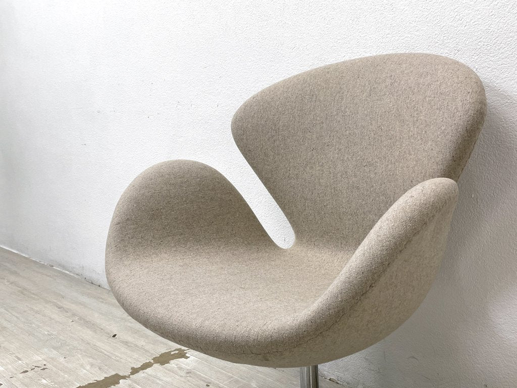 スワンチェア SWAN CHAIR ラウンジチェア アルネ・ヤコブセン Arne Jacobsen ベージュ系 ファブリック オートターン リプロダクト デンマークデザイン  A ●