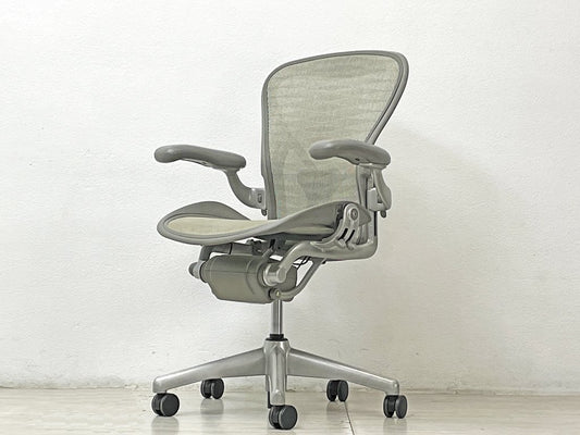 ハーマンミラー Herman Miller アーロンチェア デスクチェア フル装備 Bサイズ チタニウムカラー タキシード ポスチャーフィット ビル・スタンフ＆ ドン・チャドウィック 名作椅子 ●