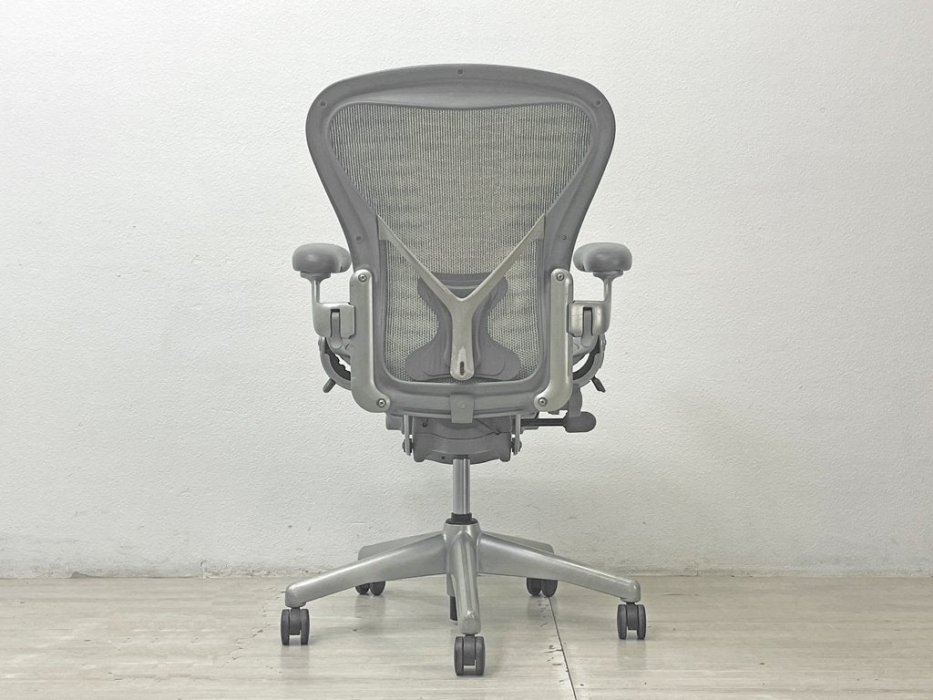 ハーマンミラー Herman Miller アーロンチェア デスクチェア フル装備 Bサイズ チタニウムカラー タキシード ポスチャーフィット ビル・スタンフ＆ ドン・チャドウィック 名作椅子 ●