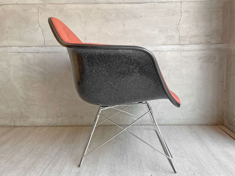 ハーマンミラー Herman Miller アームシェルチェア 現行 キャッツクレイドル ブラック FRP アプホルスター ファブリック イームズ ミッドセンチュリー ♪