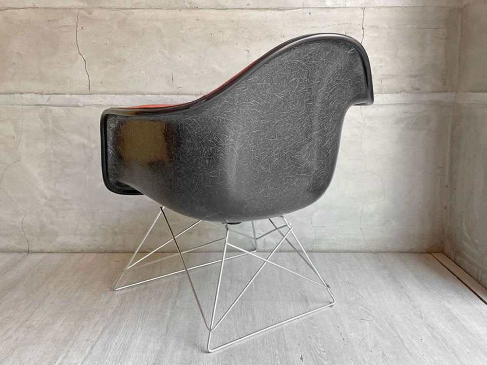 ハーマンミラー Herman Miller アームシェルチェア 現行 キャッツクレイドル ブラック FRP アプホルスター ファブリック イームズ ミッドセンチュリー ♪