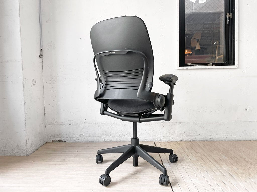 スチールケース Steelcase リープ Leap V2 デスクチェア オフィスチェア アーム付き 布張り 参考価格￥198,000- 現状品 ★